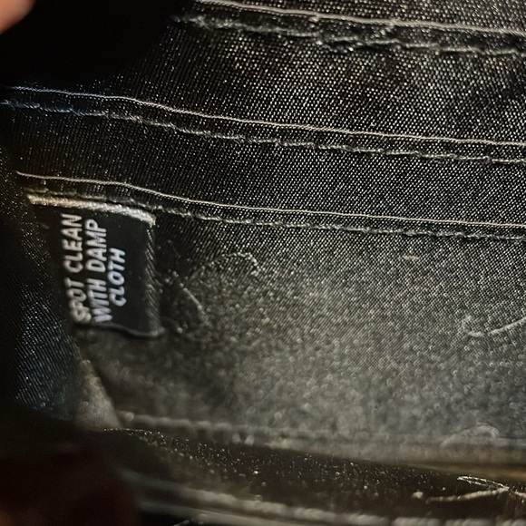 VERA BRADLEY BLk QUILTED WALLET SILVER HARDWARE TURNLOCK CLOSURE OUTSIDE POCKET - Picture 5 of 11